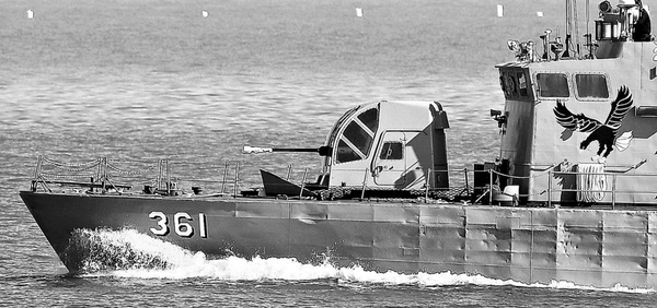 ▲ 2018년 11월 1일판문점선언군사분야이행합의가 발효되면서 남측 고속정 포신에 덮개가 설치돼 있다.